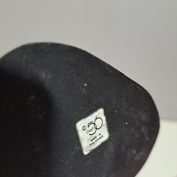 Dept 56 Metal Santa Figure Holding Bear‎ And Tree - Picture 6 of 6